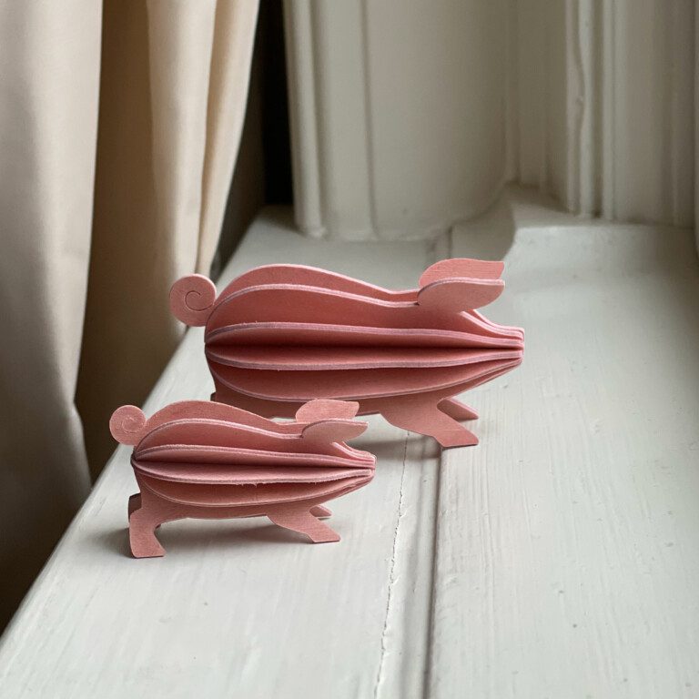 Lovi Pig, wooden pig decoration, on the windowsill. Color light pink, two sizes.