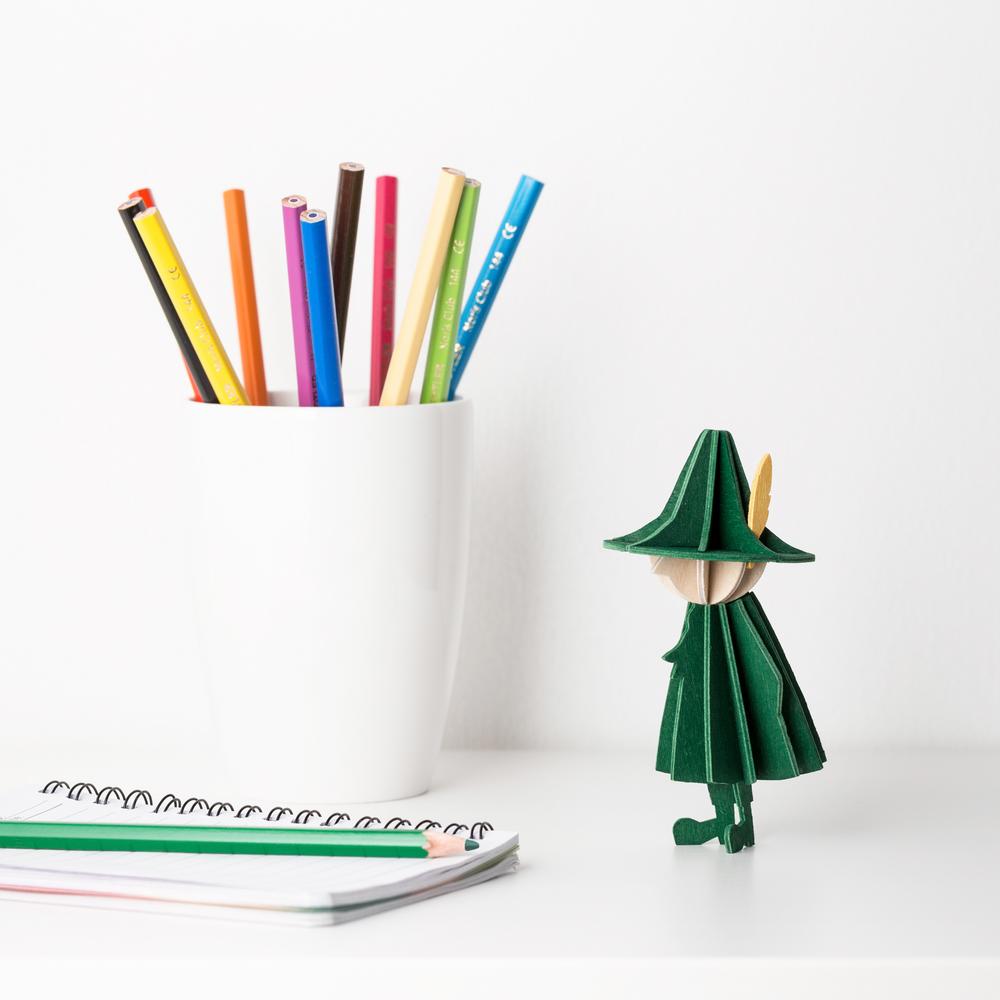 Snufkin by Lovi with colors pencils and notepad, wooden 3D puzzle