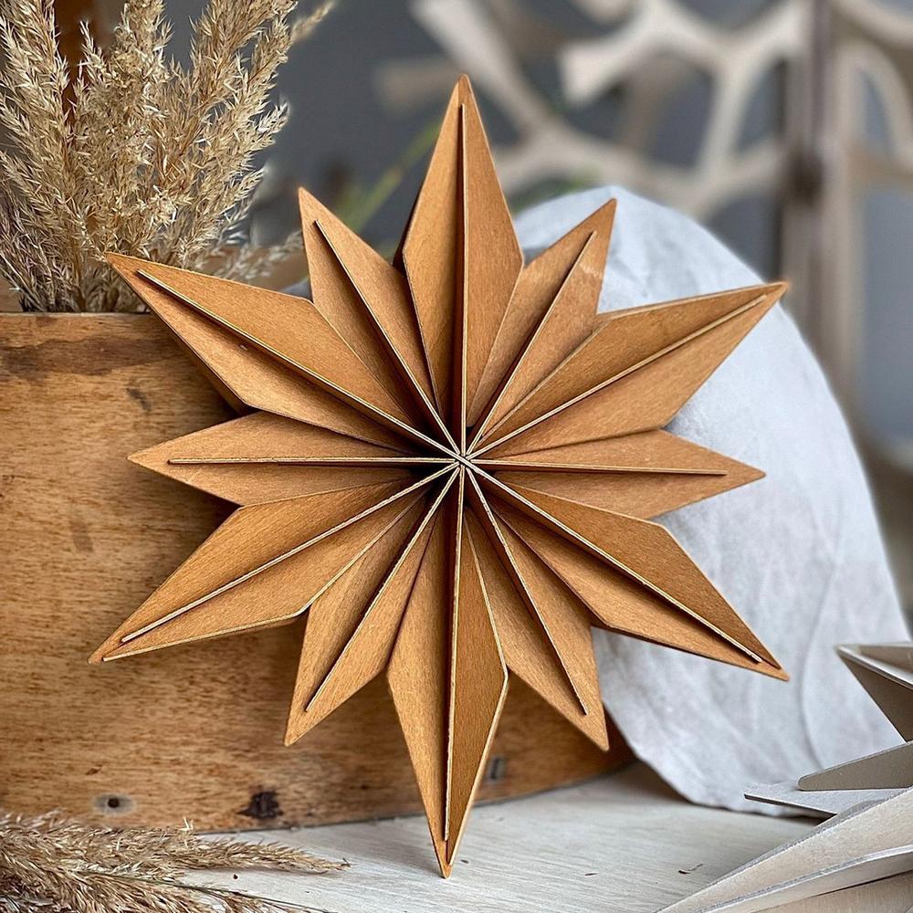 The new Lovi color, cinnamon on wooden Lovi Decor Star 24cm.