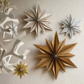 Lovi Decor Stars on the wall and hanging on the spruce branch, four sizes, four colors