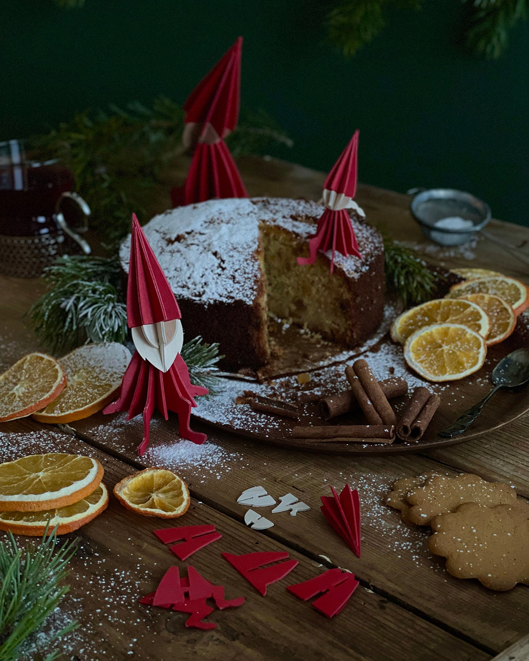 Decorating Christmas Cakes with wooden Lovi Elves.