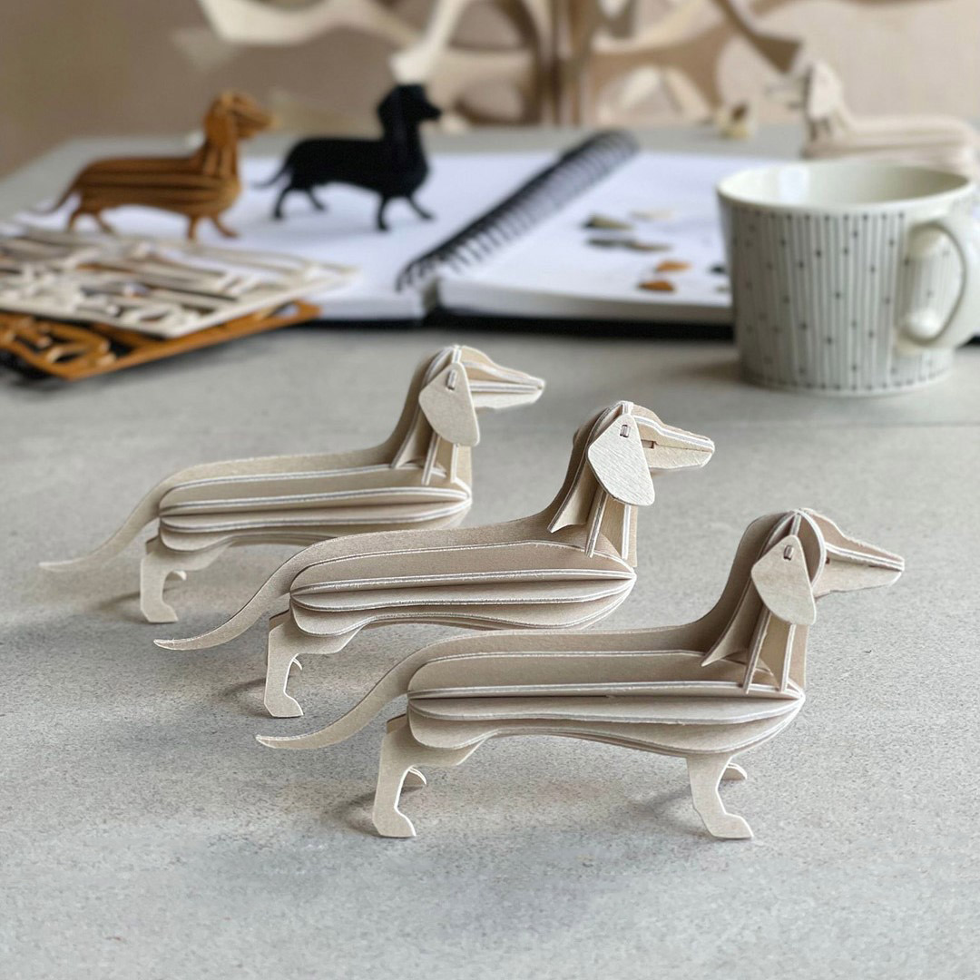 Lovi Dachshunds, wooden dachshund figures, color natural wood
