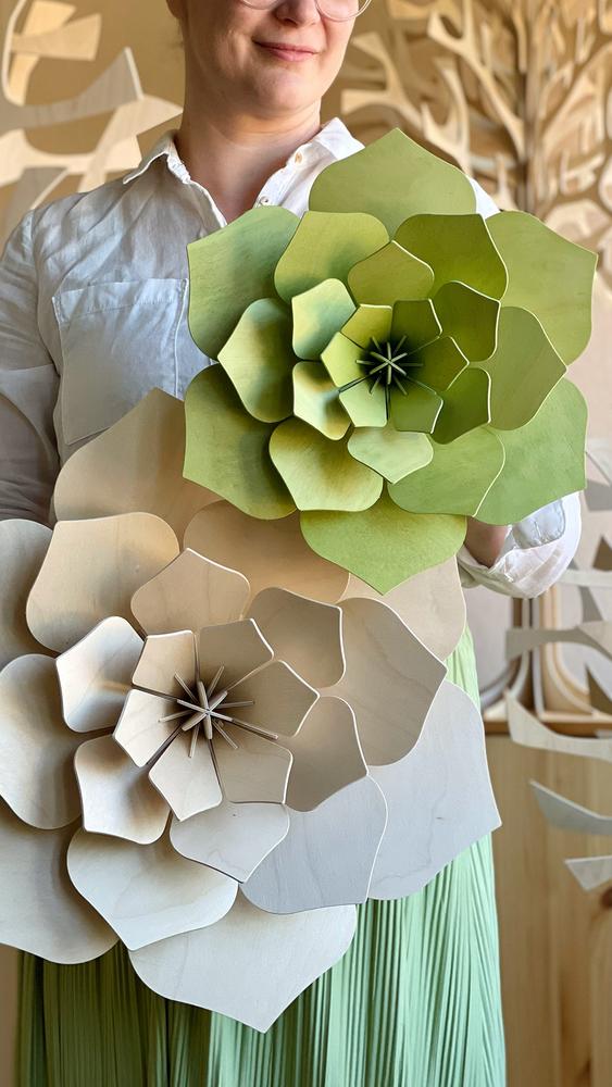 Lovi Decor FLowers 34cm pale green and 48cm natural wood, wooden wall flowers