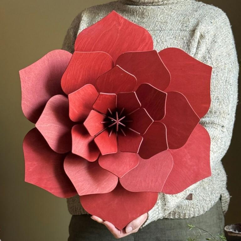 Lovi Decor Flower 48cm, rustic red. Wooden flower for home decorarion.